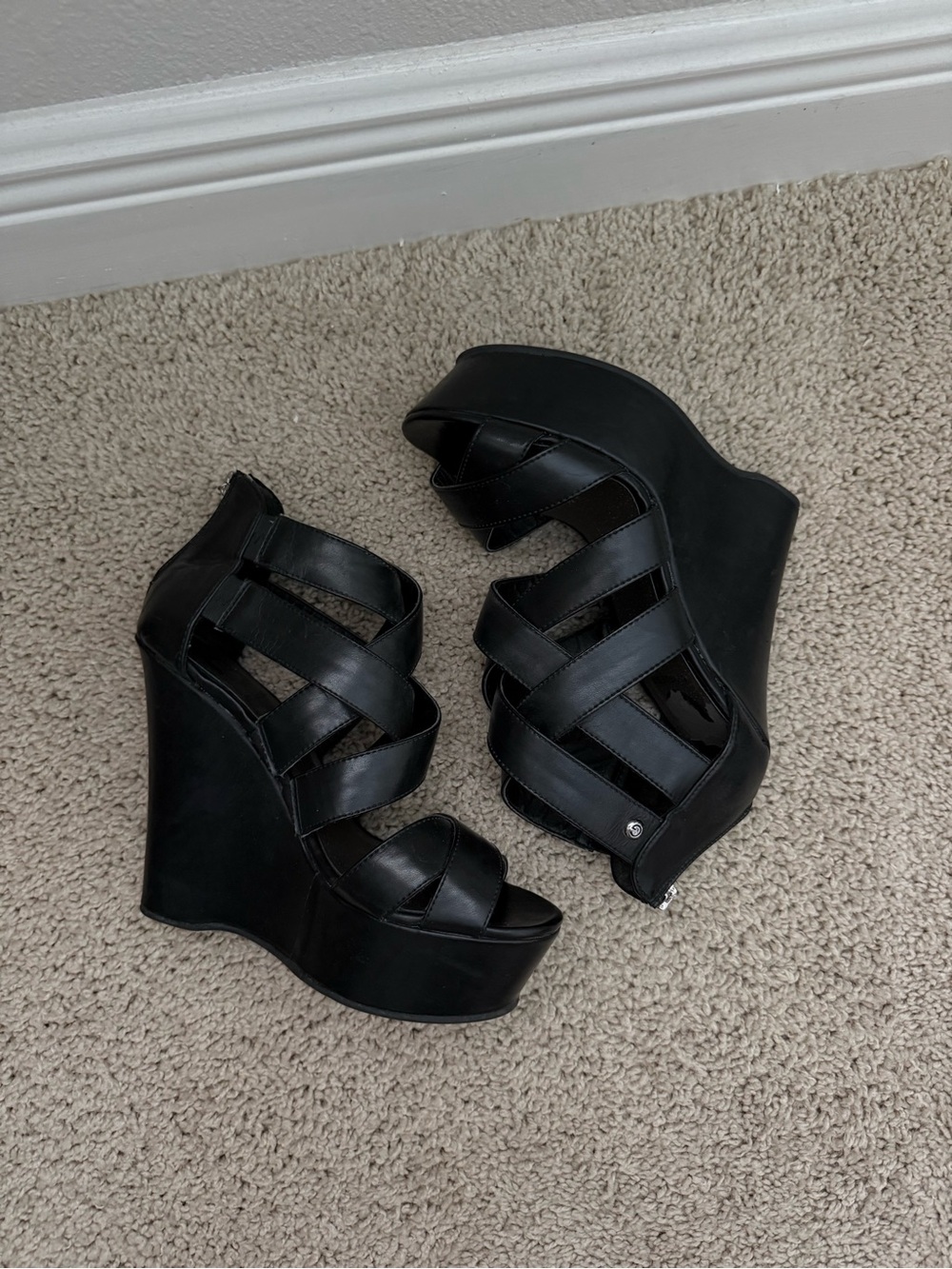 Guess High Heels - Picture 4 of 13
